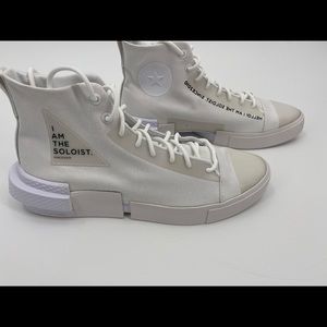 CONVERSE SIZE: MENS 11 WOMENS 13.  NEW